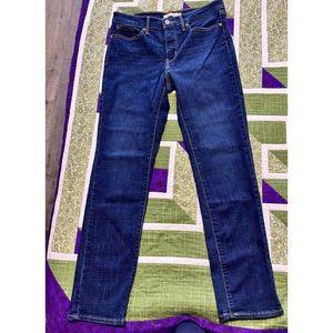 Levi’s 312 Shaping Slim Women’s Jeans Dark Wash